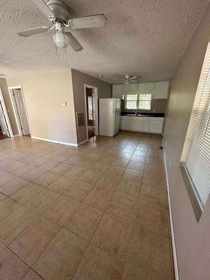 115 Pindal Cir - Photo 7 of 22