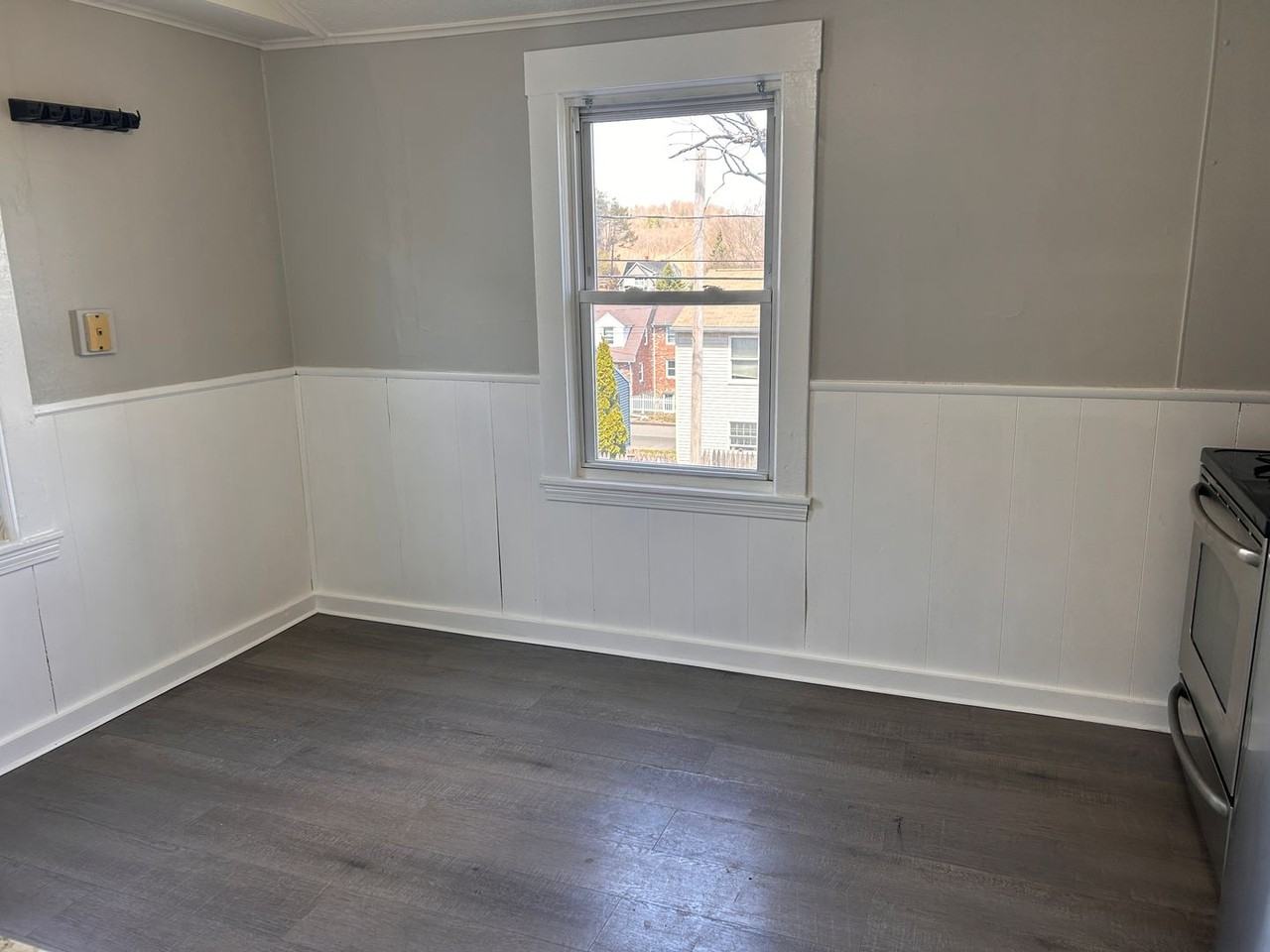 182 Greene St - Photo 3 of 13