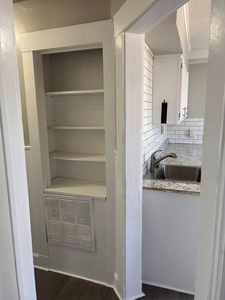 182 Greene St - Photo 5 of 13