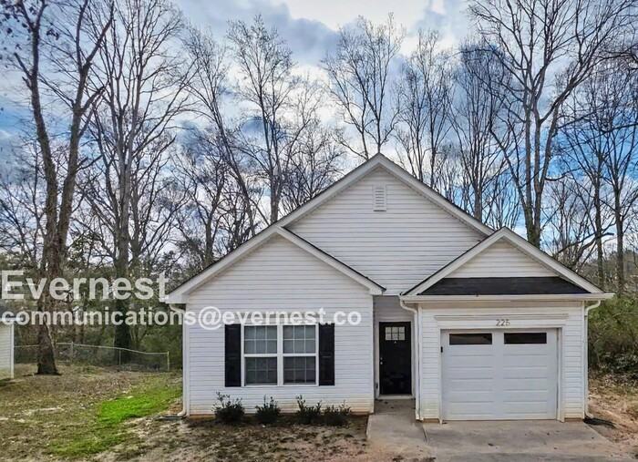 225 Tanner St - Photo 2 of 21