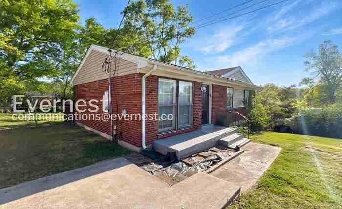 1921 Dabbs Ave - Photo 2 of 24