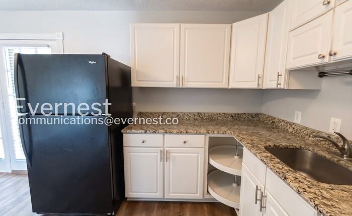 1921 Dabbs Ave - Photo 5 of 24