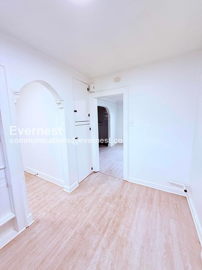 15736 Steel St #2 - Photo 4 of 28