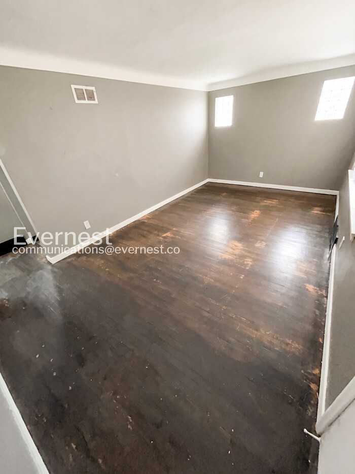 5546 Floy Ave - Photo 5 of 24