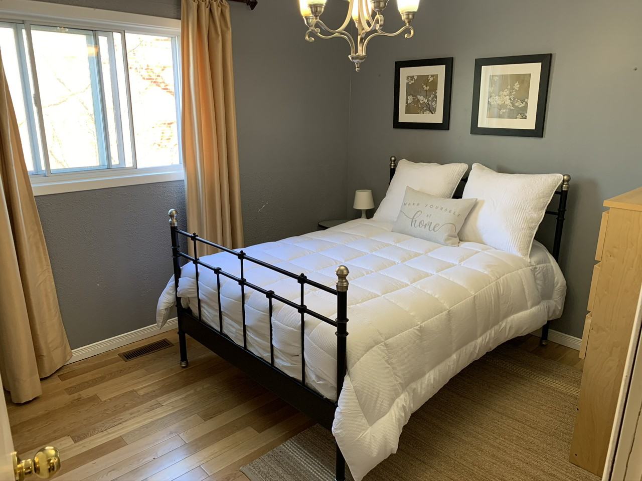 239 Pickering St - Photo 4 of 7