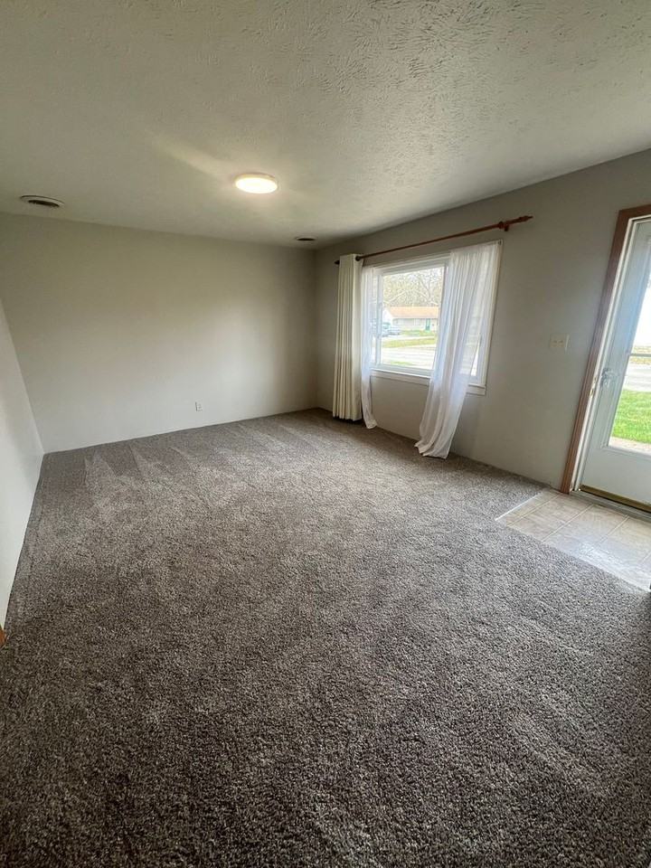 6 Ridge Ct - Photo 4 of 11