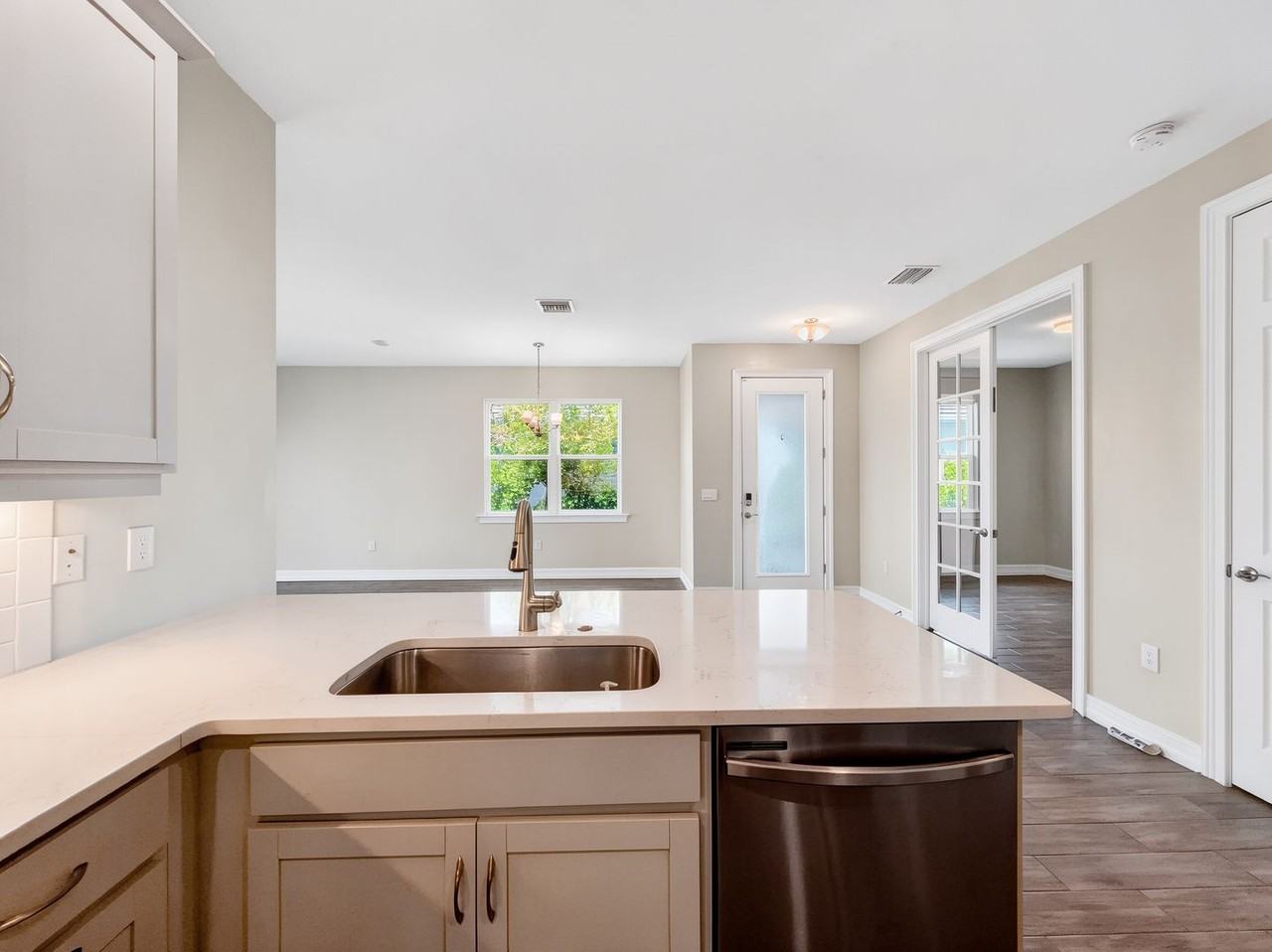 1078 Rolling Brook Ln - Photo 4 of 50