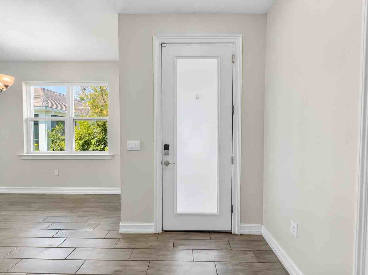 1078 Rolling Brook Ln - Photo 7 of 50