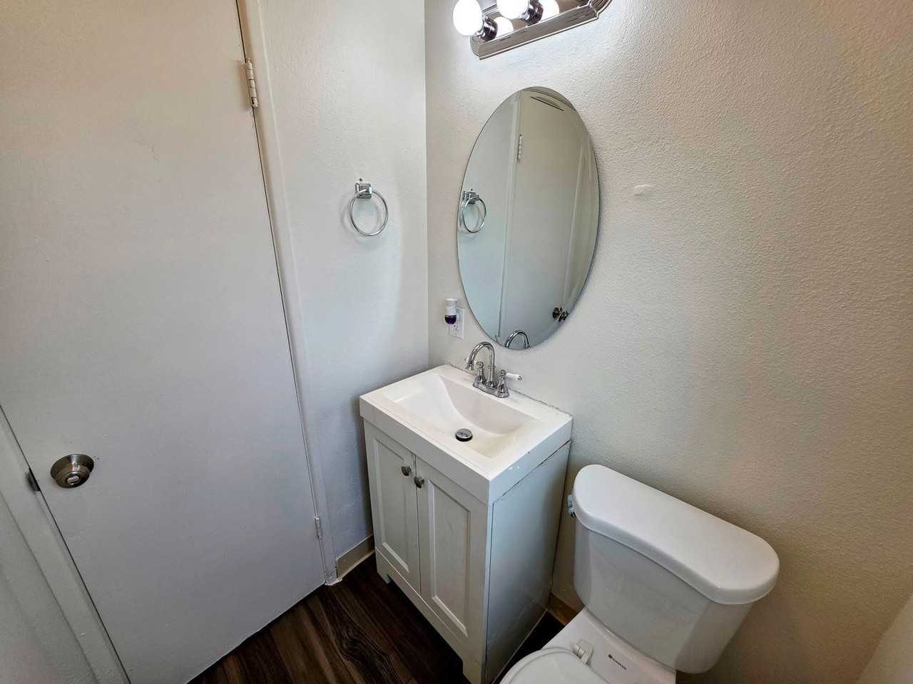 Continental Apts. - Photo 6 of 13