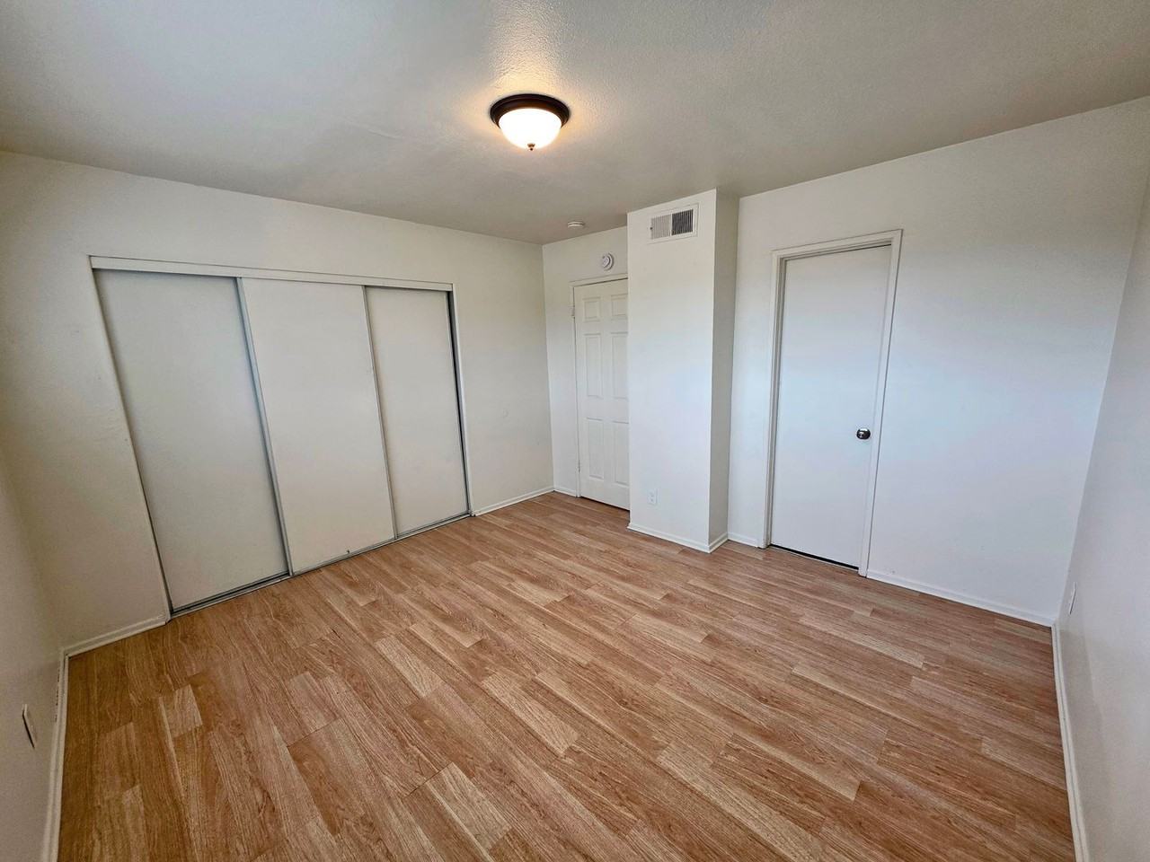 Continental Apts. - Photo 7 of 13