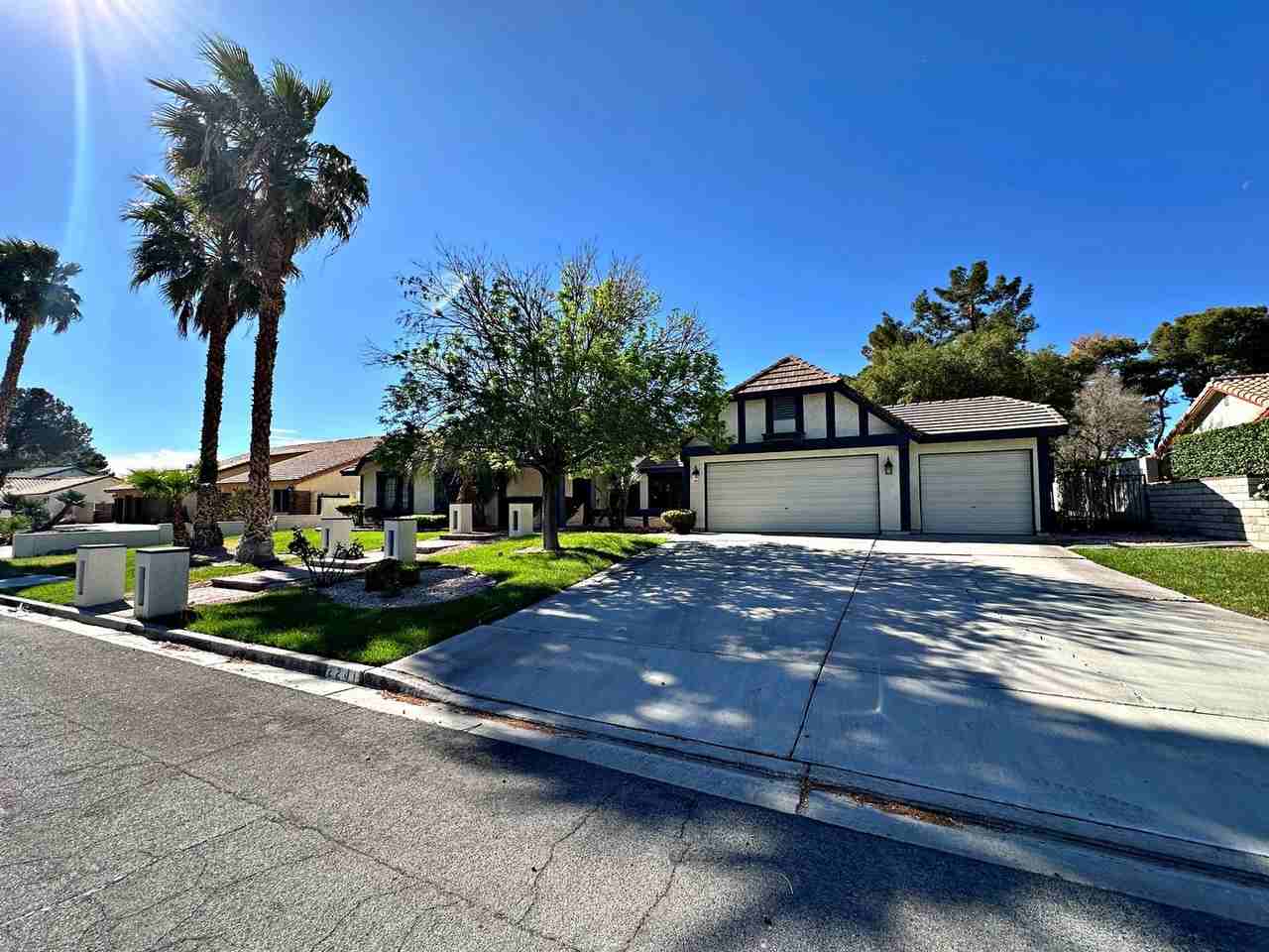 2241 Lucerne Dr - Photo 2 of 50
