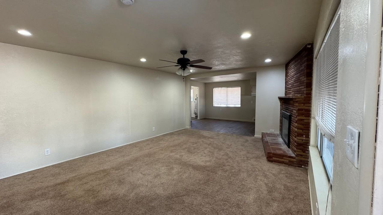 493 N Alta Ave #A - Photo 7 of 30