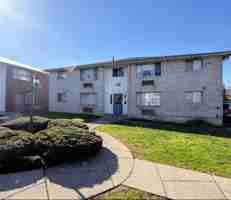 featured image of 2000 Woodlawn Ave Nw