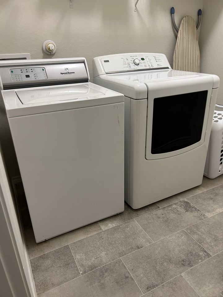 7910 Ponderosa Pne #C - Photo 2 of 6