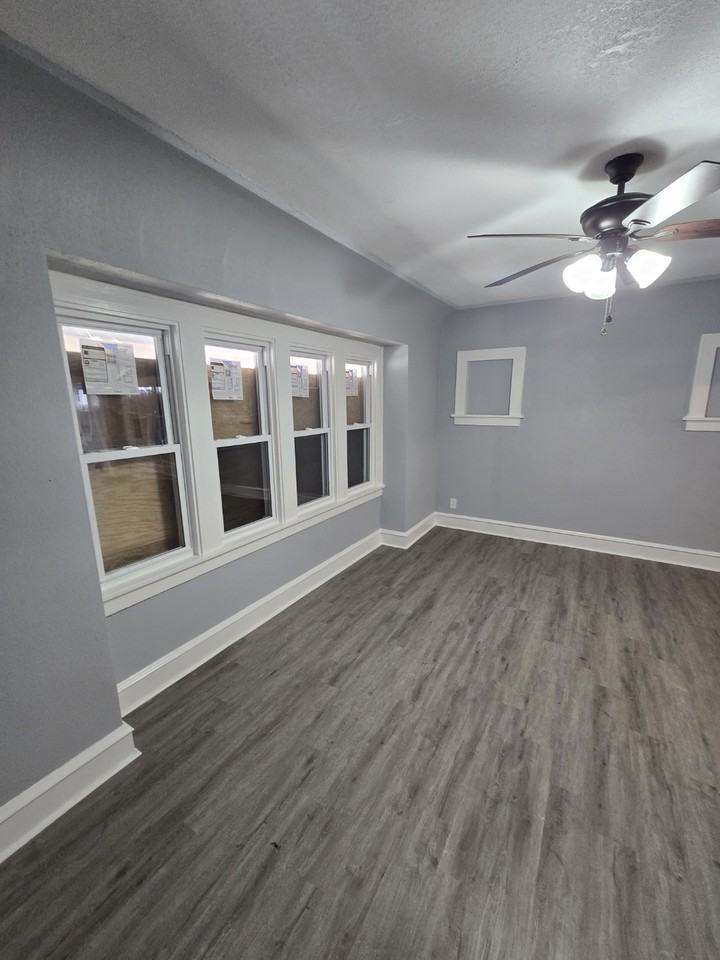 3123 N 42nd St #NA - Photo 4 of 8