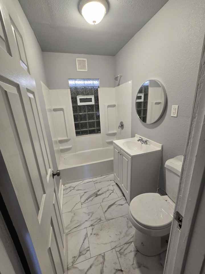 3123 N 42nd St #NA - Photo 5 of 8