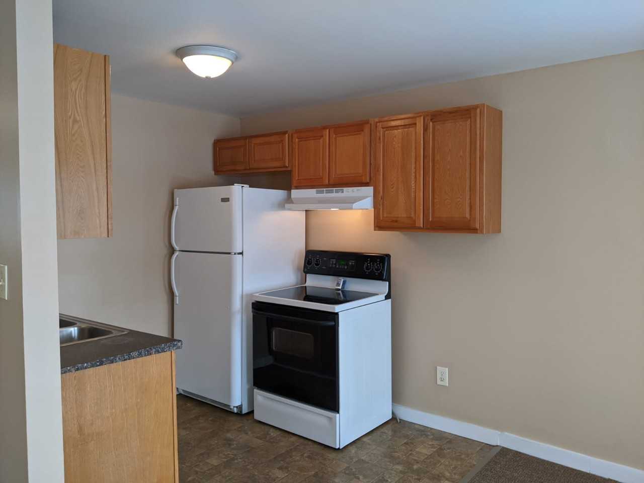 42 Mccrea St #2 - Photo 6 of 17