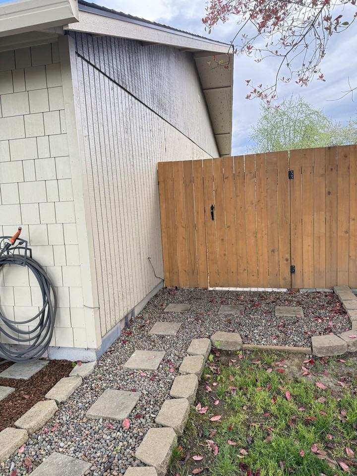 720 Manor Way #720 - Photo 3 of 13