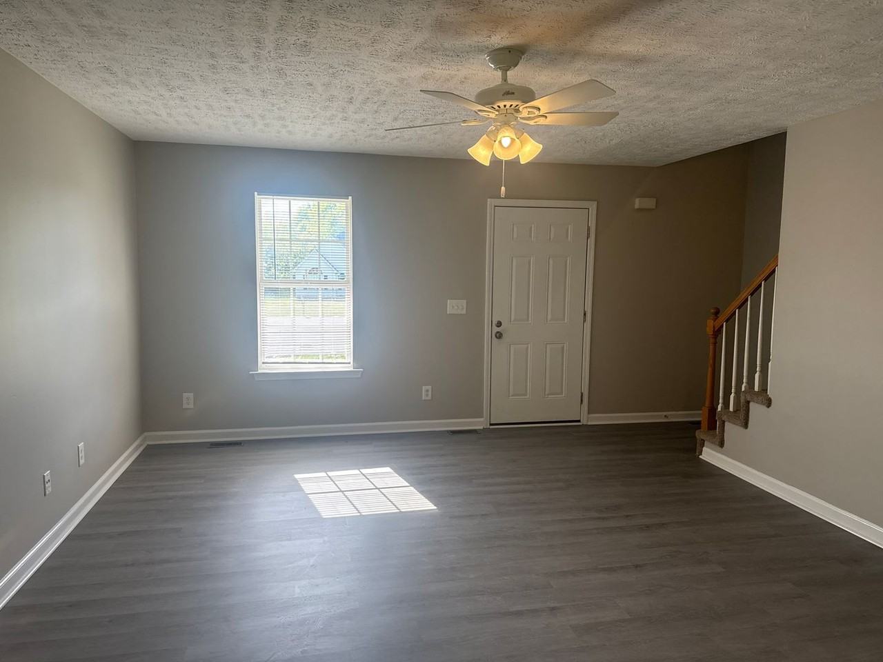 222 Gill Ct - Photo 3 of 12