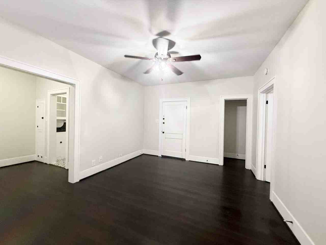 BERT - Photo 3 of 34