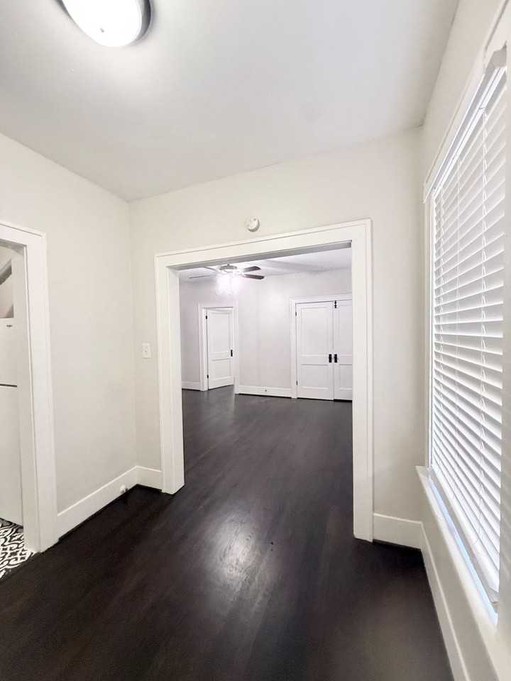 BERT - Photo 7 of 34