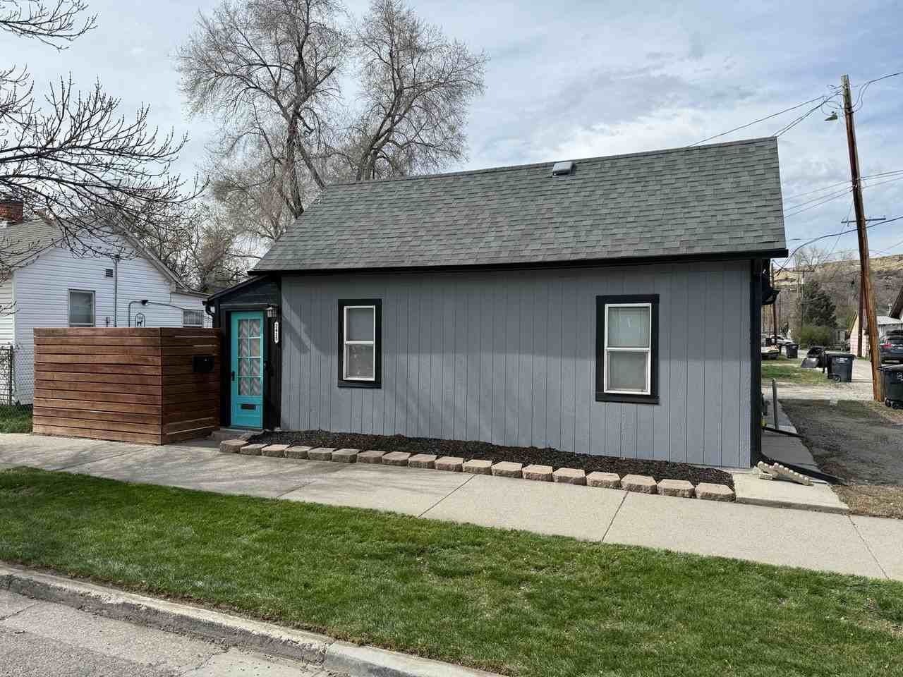 2415 8th Ave N - Photo 3 of 18