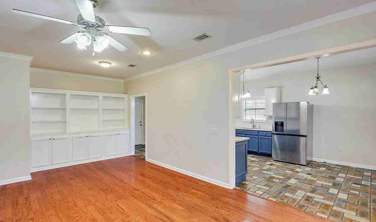 300 Flagstone Dr #NA - Photo 4 of 9