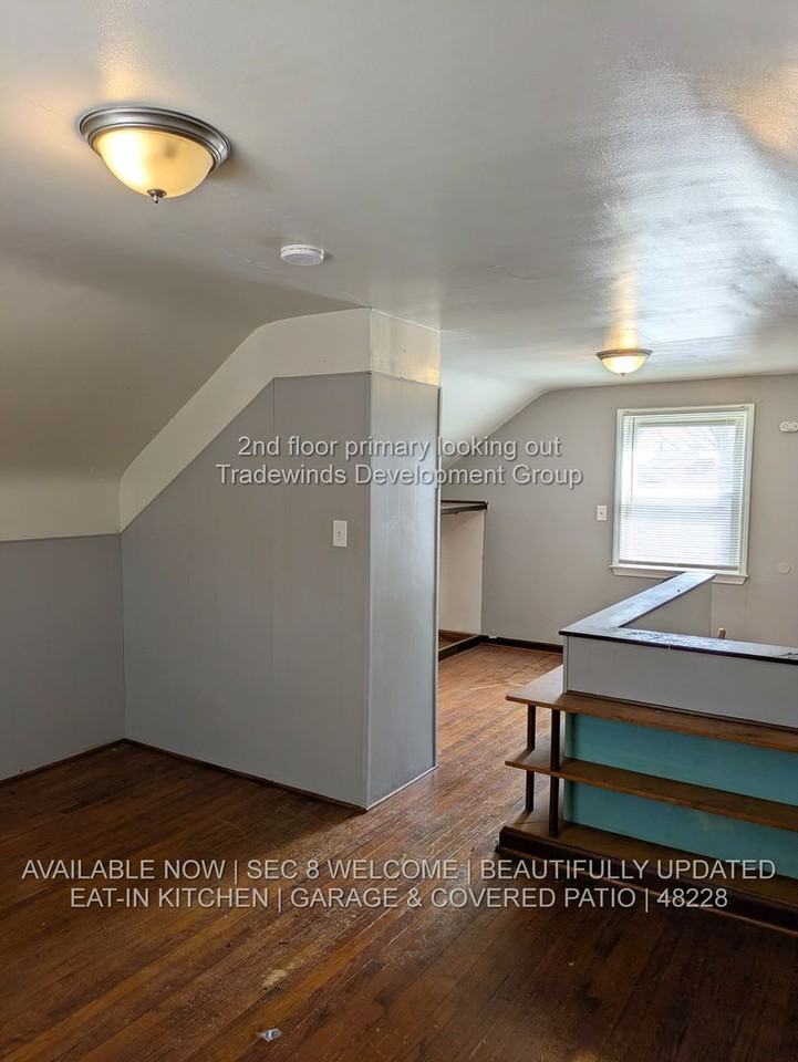 6761 Memorial Ave - Photo 6 of 13