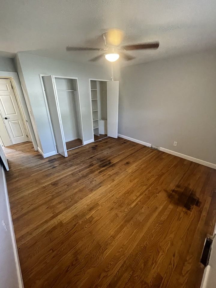 316 Holiday Dr #NA - Photo 7 of 8