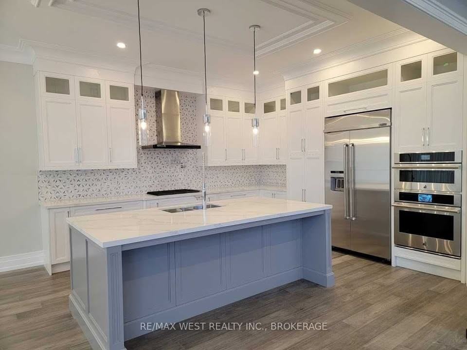 613 Queens Drive - Photo 2 of 27