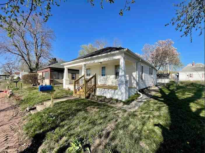 2123 S 9th St #NA - Photo 3 of 35