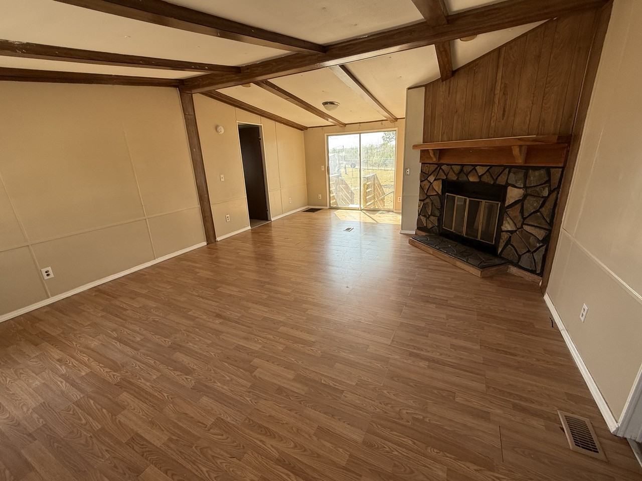 1401 Kenneth Dr #NA - Photo 3 of 11