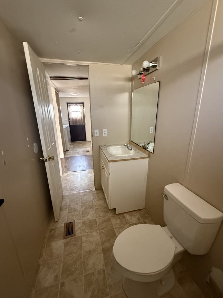 1401 Kenneth Dr #NA - Photo 5 of 11