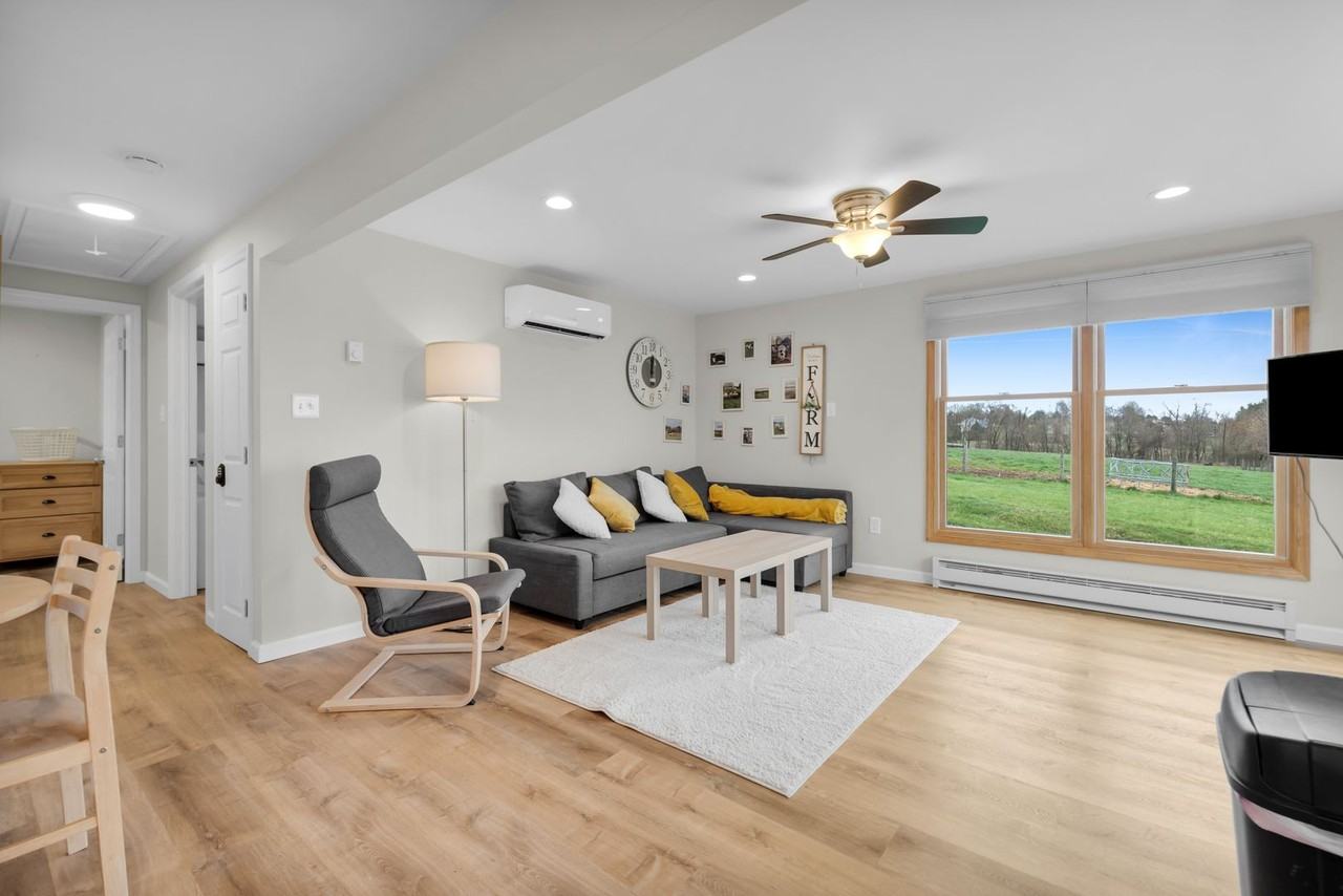 2284 Warner School Rd - Photo 5 of 33