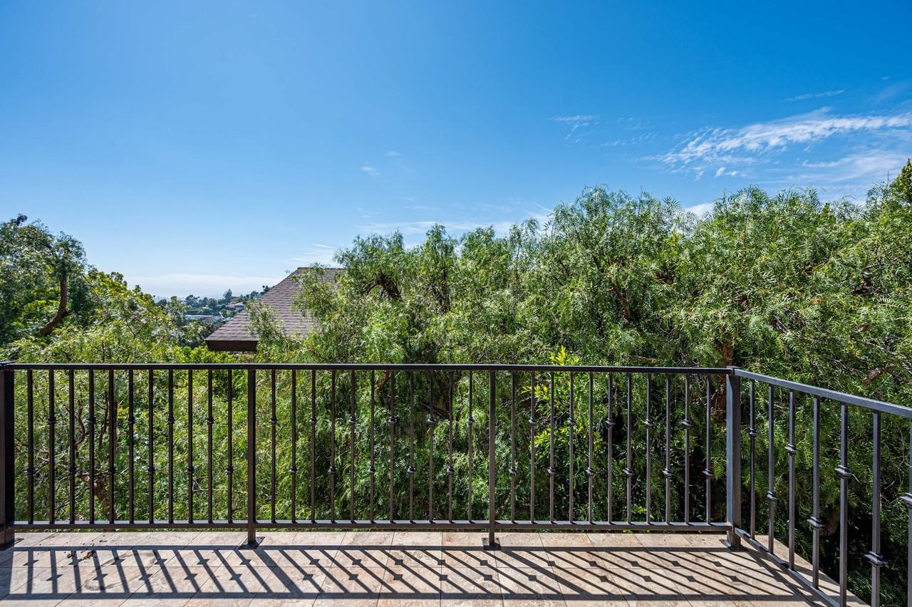 1915 Apex Ave - Photo 5 of 30