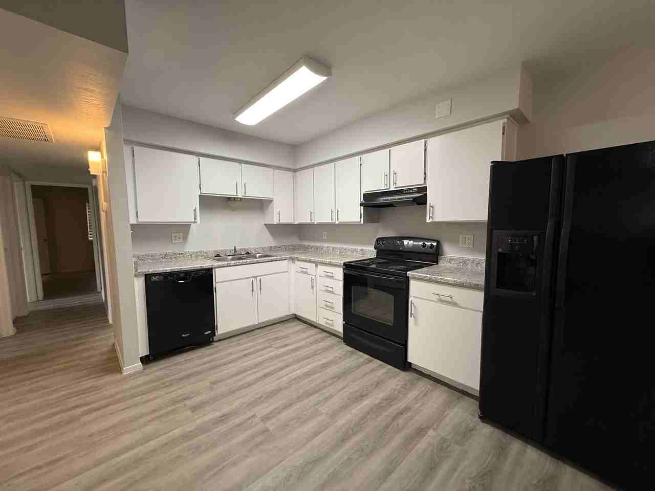 4744 W Rose Ln - Photo 3 of 14