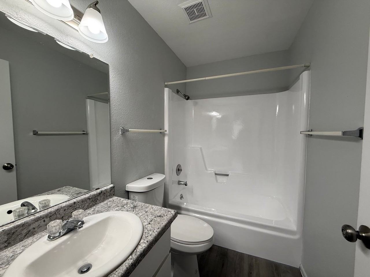 4744 W Rose Ln - Photo 6 of 14