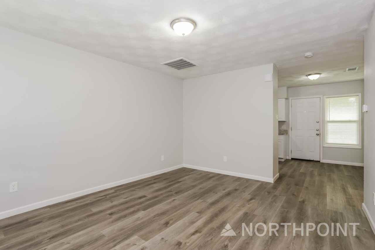 2632 Sybil Dr - Photo 6 of 16