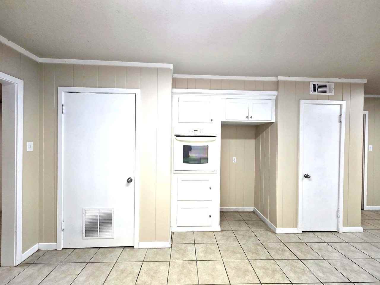 3407 42nd St - Photo 6 of 25