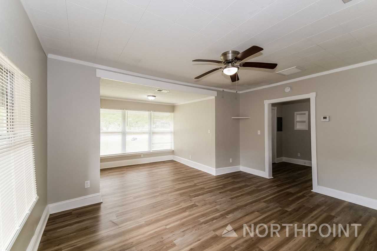 9776 Hogan Rd - Photo 4 of 16