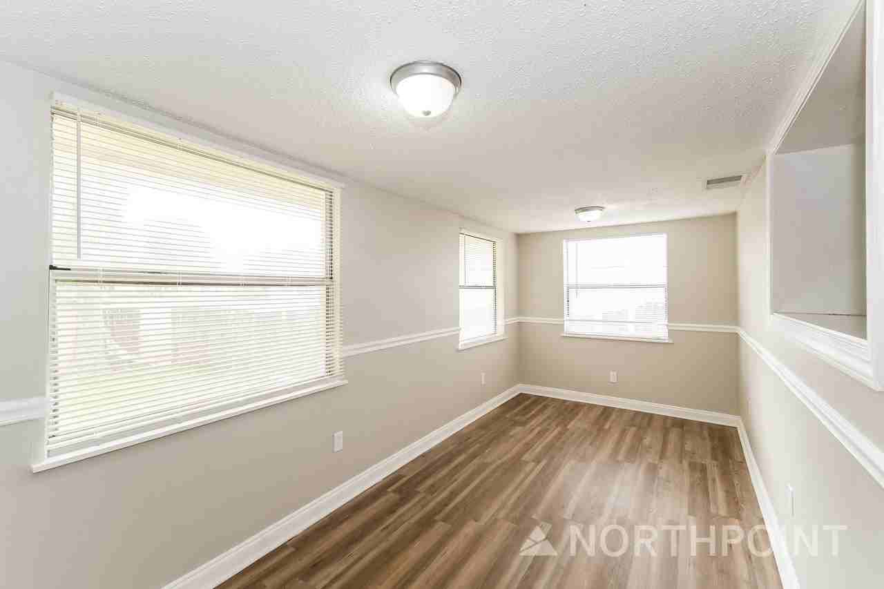 9776 Hogan Rd - Photo 7 of 16