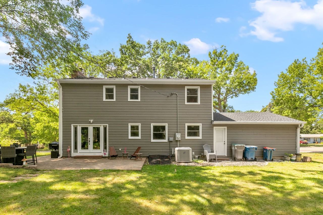 1620 Winnetka Ave N - Photo 2 of 36