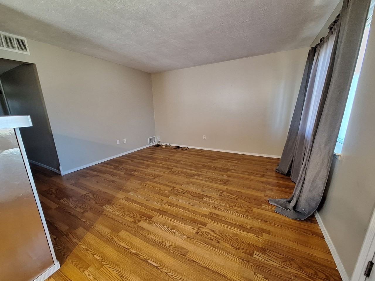 27067 Lawnwood St - Photo 2 of 17