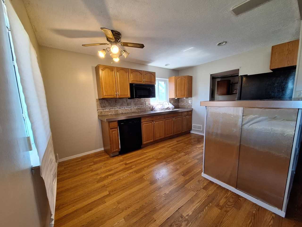 27067 Lawnwood St - Photo 6 of 17