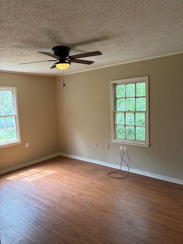 1920 Windsor Ave - Photo 2 of 7