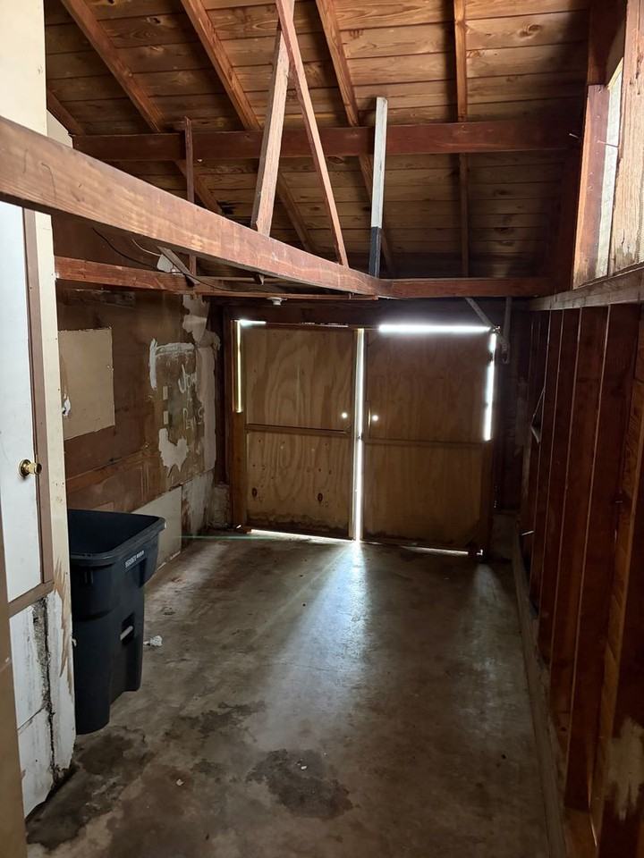 1920 Windsor Ave - Photo 6 of 7