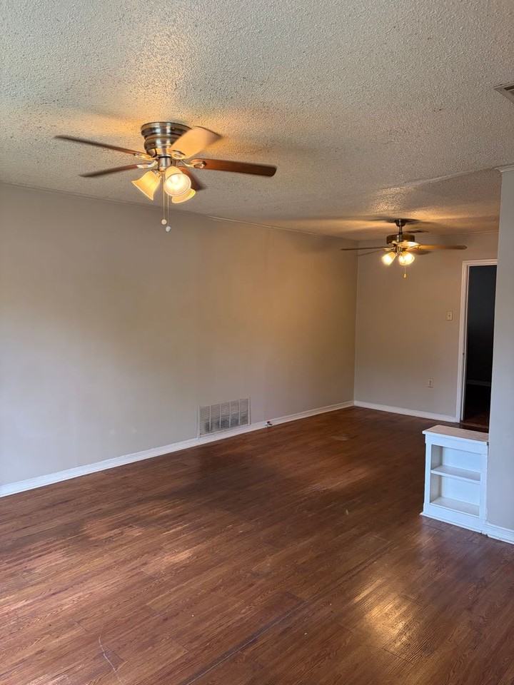 1920 Windsor Ave - Photo 7 of 7