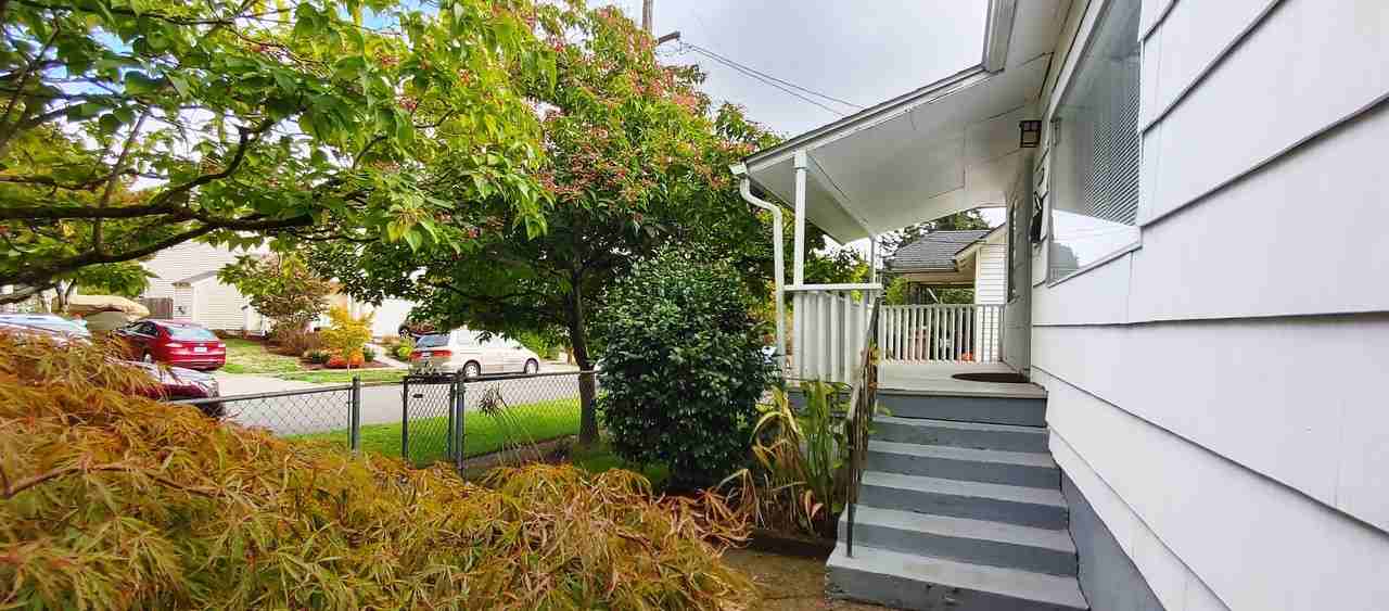 1926 Se Marion St - Photo 3 of 26