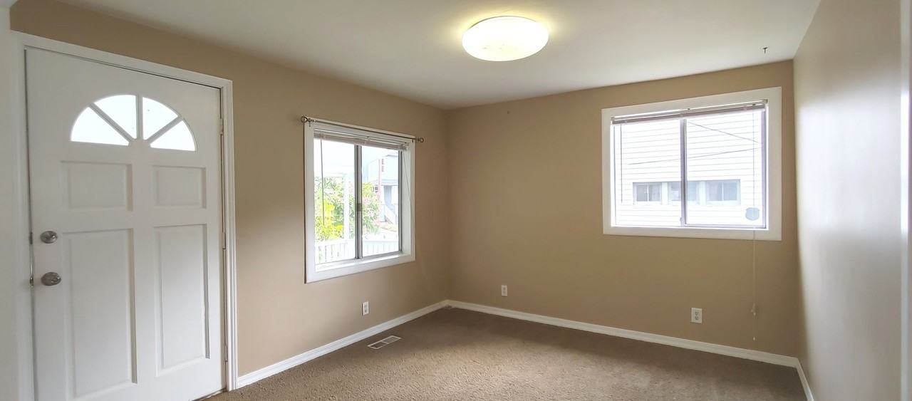 1926 Se Marion St - Photo 4 of 26