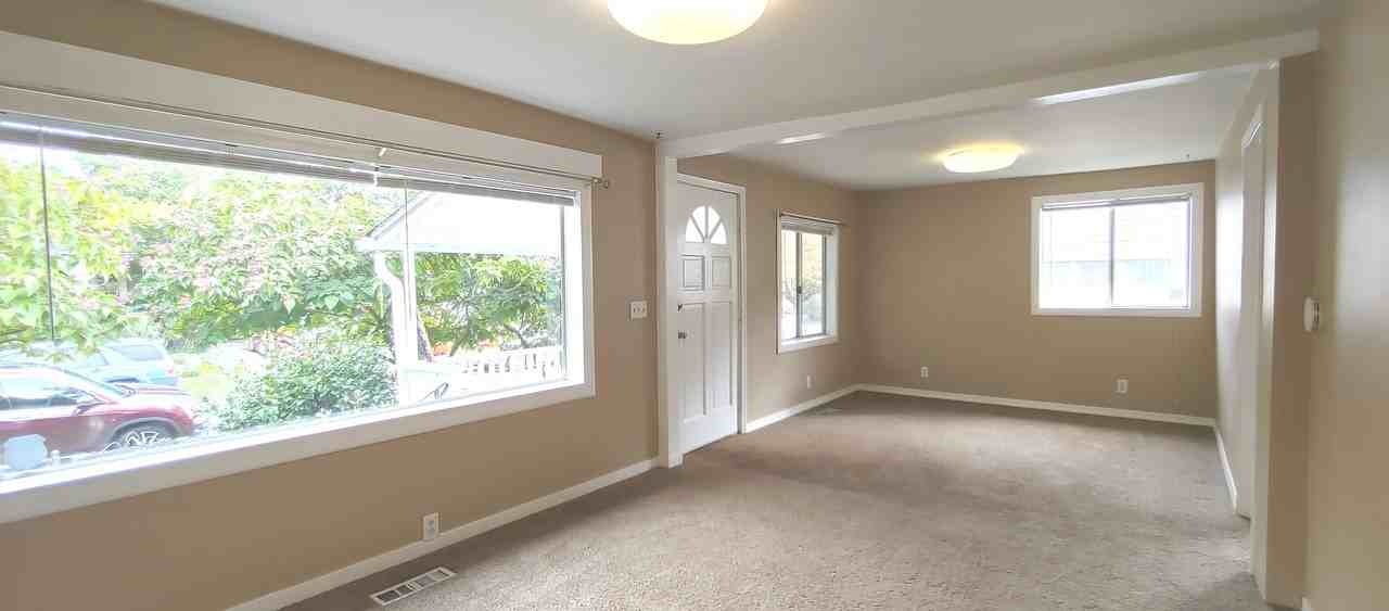 1926 Se Marion St - Photo 5 of 26